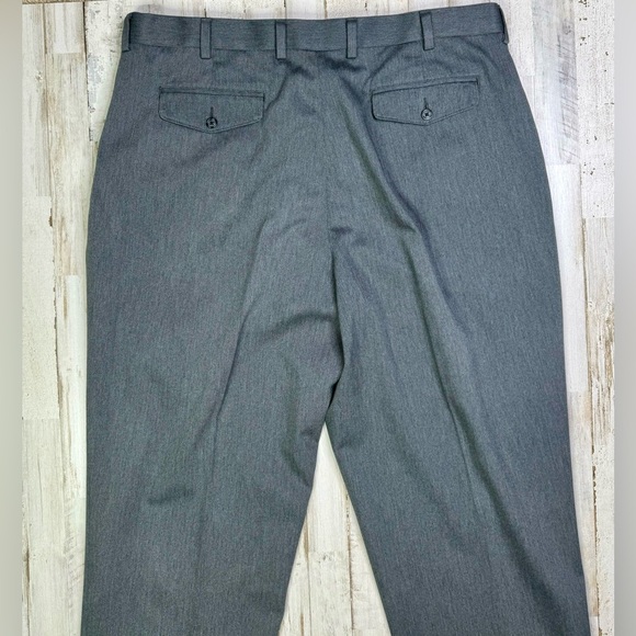 L. L. Bean Dress Pants Gray Pleated Size 42x33 - Picture 9 of 10